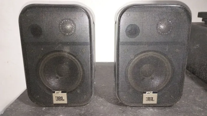 Par de Caixas Acústicas JBL Pro II