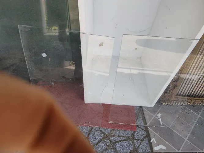 Janela d vidro 30x44