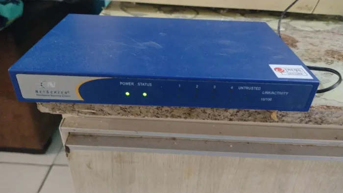Switch de Rede Netscreen - Hardware Security Client