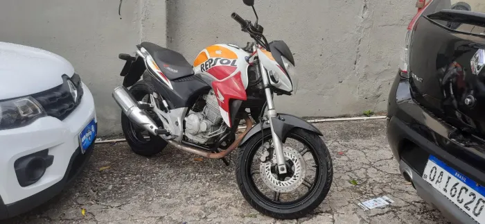 CB 300R 2014 DEVE 2.400 DETRAN