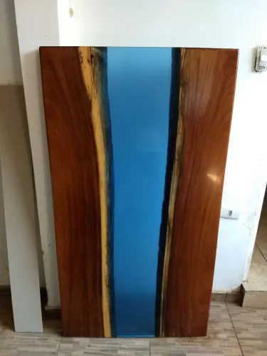 Prancha de mesa resinada