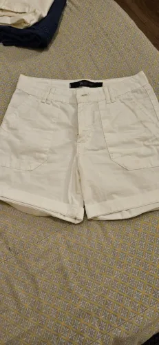 Bermuda branca, feminina, marca Taco,  tecido 100% algodão, bolsos na frente e atrás, nova