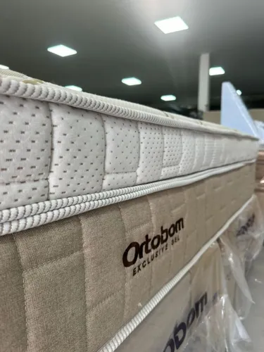 Colchão da Ortobom em gel 