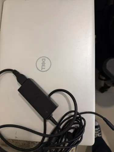 Notebook Dell branco, tela de 15.6. Modelo: Inspiron 3583