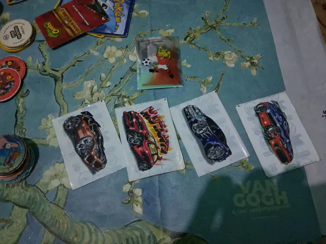 Lote de Figurinhas hot car 2006