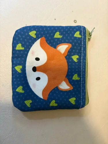 Carteira de mão com desenho de raposa + 2
