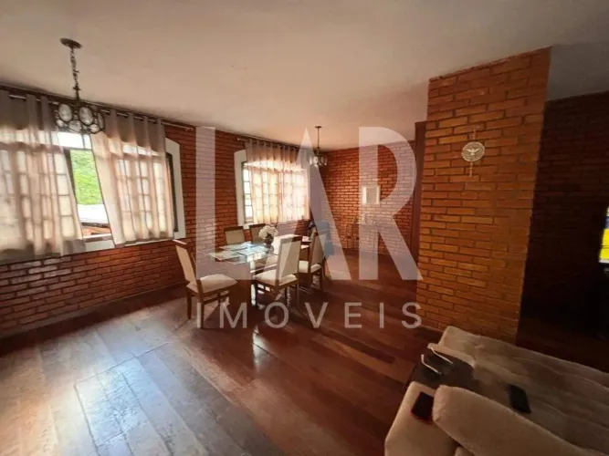 Casa à venda, 3 quartos, 1 suíte, 8 vagas, Santa Rita - Nova Lima/MG