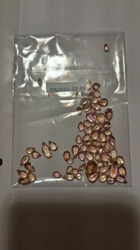 Atualizado. Lote 68 Gemas Topazio imperial lapidadas em formato gota 42,035Ct