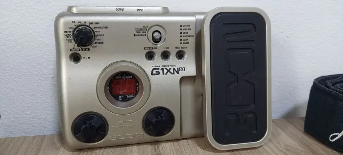 Kit Pedaleira Zoom G1XNext + Fonte Landscape 9v + Correira