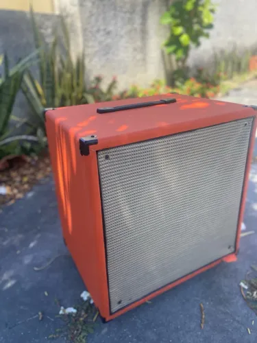 Gabinete e Amplificador para Baixo 1x15 (leia o anúncio)