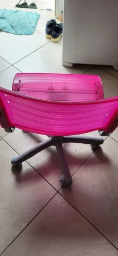 Cadeira escritório estudo monitor 20" 200 reais 