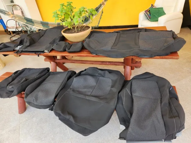 Vendo forro de Chevrolet  onix 2023 original!