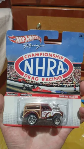 HOTWHEELS RACING PREMIUM MORRIS WAGON ARRANCADA 