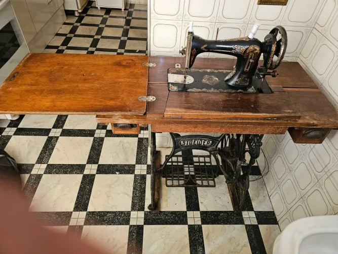 Maquina de Costura Stoewer