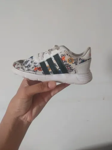 Tênis adidas infantil