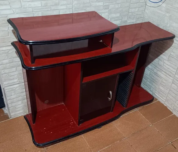 Rack de TV em Madeira - usado