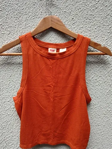 Top Cropped Levi's