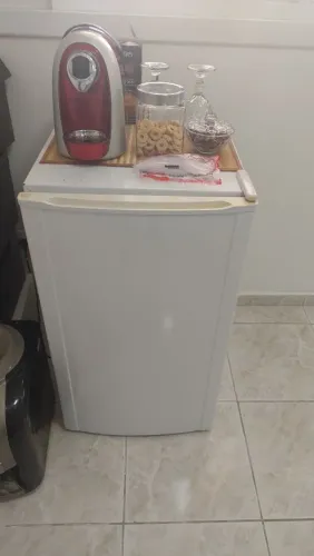 Frigobar Electrolux 120 litros seminovo 