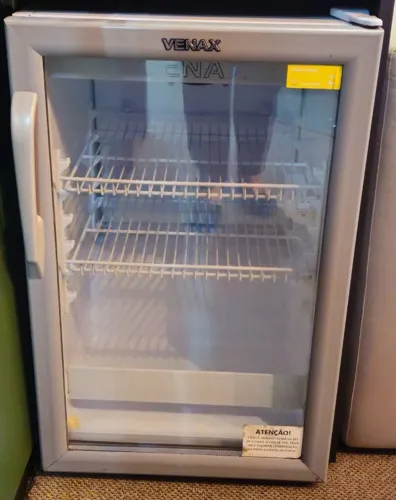 Frigobar / Expositora Bebidas Venax 82lts Com Led Vv100