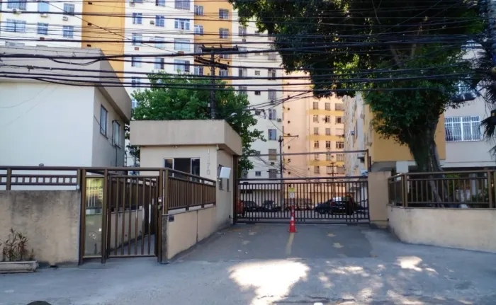 Apartamento de 2 quartos reformado no Mutondo ! 