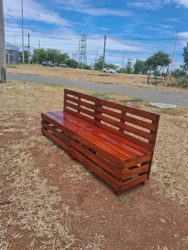 Banco com 2.20 de comprimento feito com pallet 