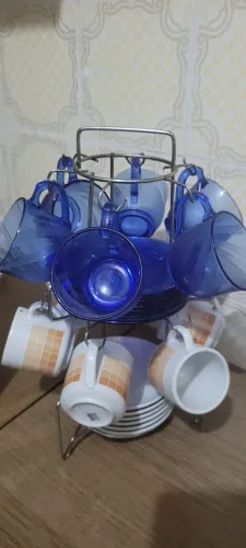 Conjunto de xícaras com suporte