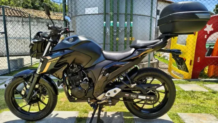 Yamaha FZ25 2023/2024 - Único Dono - Revisada, Pneus novos e acessários