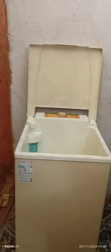 Vendo tanquinho, tá com problema no motor.preço a combinar