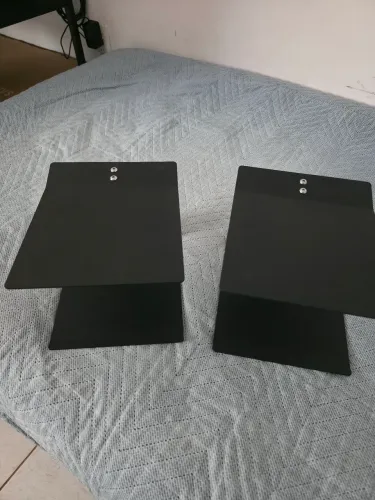 Suporte para caixas e monitores de referência 