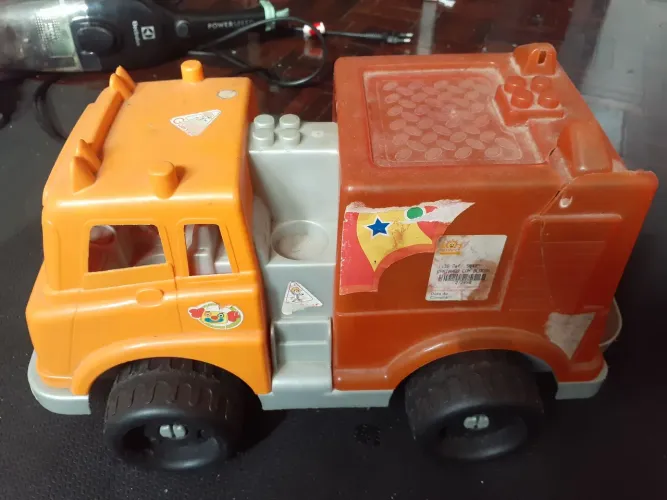 Lotinho de brinquedos infantil