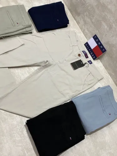 Calça Tommy Hilfiger em Sarja/Chino com Stretch Importada USA