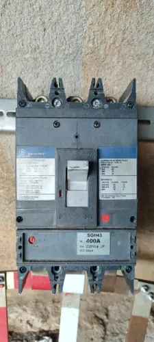 Chave Disjuntor Ge Tripolar 400a 600vac (sgha436at0400)