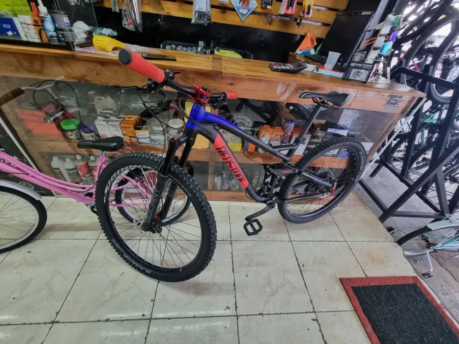 Bicicleta Mountain Bike Redstone Full - Ótimo estado