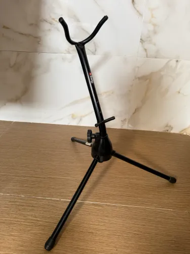 Suporte para saxofone 