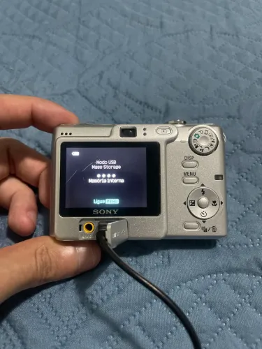 Camera Cyber shot para conserto ou retirada de peças. 