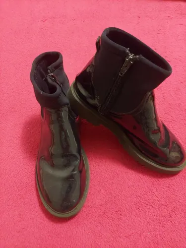 Bota Zara - tamanho 34