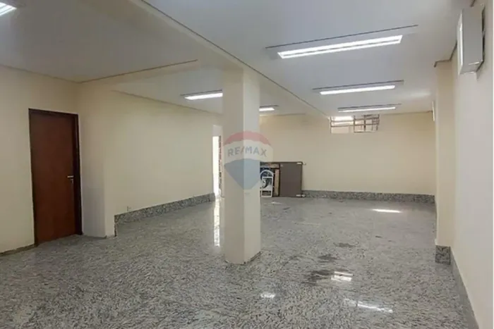 "Espaço Comercial no Calafate com 563m²"