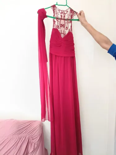 Vestido vermelho lindo pra ocasiões especiais 