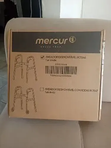 Vendo andador dobrável para idosos  com dificuldade de se locomover 
