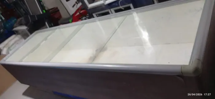 VENDO UMA ILHA, UM AMACIADOR DE CARNE, UMA SERRA, UM MOINHO, E UM BALCÃO FRIGORIFICO!