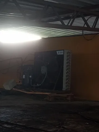 Vendo um motor para câmera frigorífico tudo funcionando