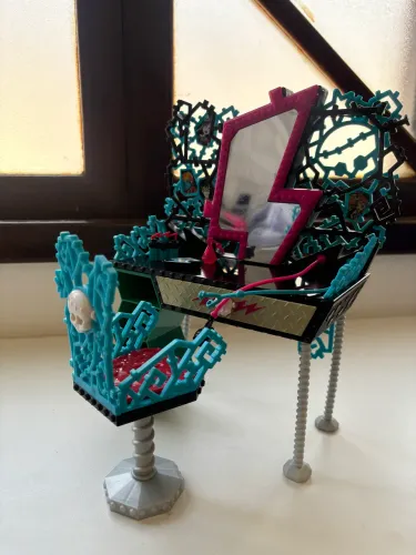 Penteadeira Monster High Frankie