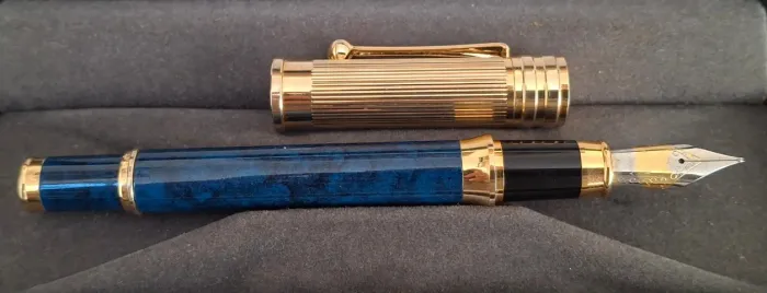 Caneta Tinteiro Antiga Facetada Azul e Dourada- Pena Alemã Peter Bock