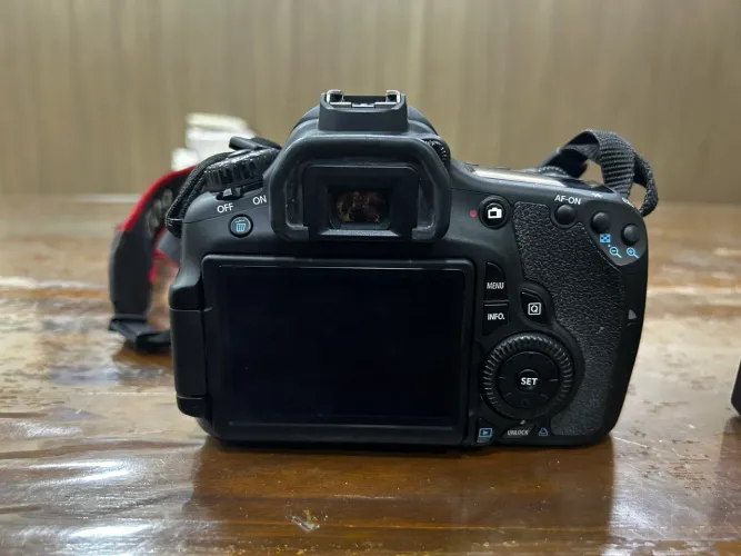CÂNON EOS 60D