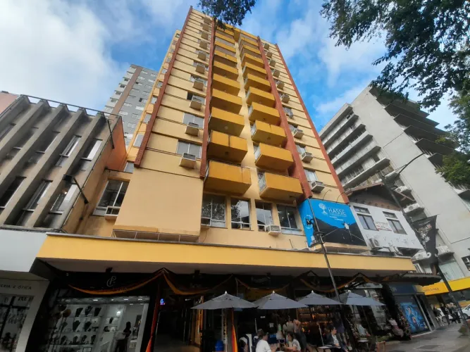 Apartamento amplo à venda no Centro de Blumenau Rua XV de Novembro