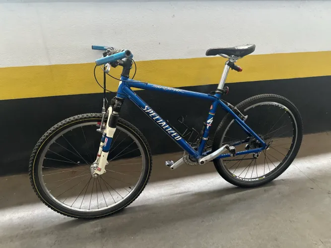 Specialized Hardrock Sport Aro 26 | RockShox Judy XC | Excelente Estado