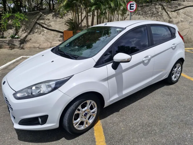 Ford Fiesta SEL 1.6 16V Flex Mec. 5P 2017