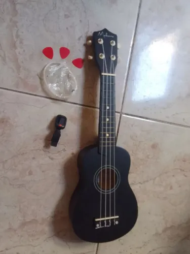 Ukulele Makanu preto em excelente estado