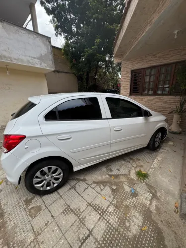 Chevrolet Onix JOY Hatch 1.0 8V Flex Mec. 4P 2018