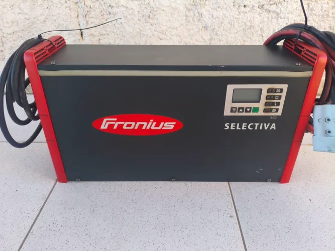 Carregador fronius 48v/120ah 380 volts